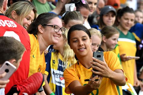 sam kerr nudes|The Matildas had to pose naked for a calendar to get noticed 20。